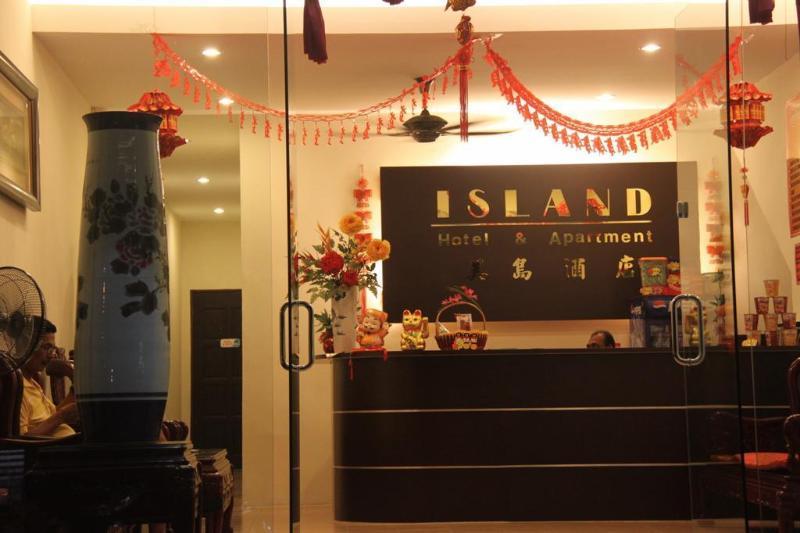 Oyo 44078 The Island Hotel Kampong Pasir Bogak Bagian luar foto