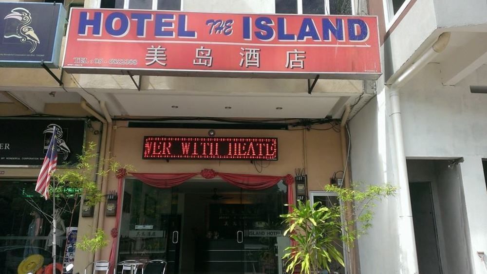Oyo 44078 The Island Hotel Kampong Pasir Bogak Bagian luar foto