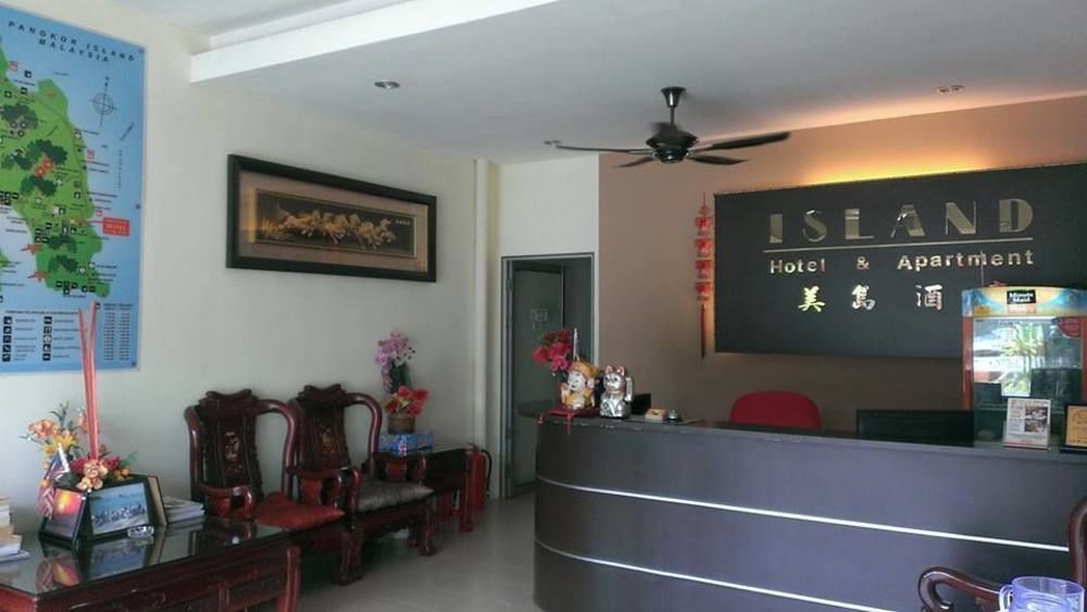 Oyo 44078 The Island Hotel Kampong Pasir Bogak Bagian luar foto